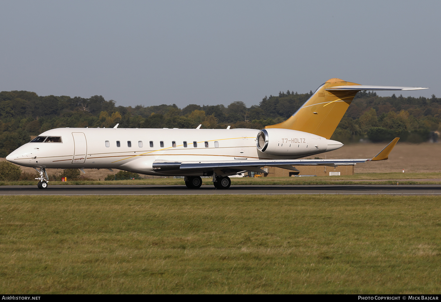 Aircraft Photo of T7-HOLTZ | Bombardier Global 5000 (BD-700-1A11) | AirHistory.net #611792