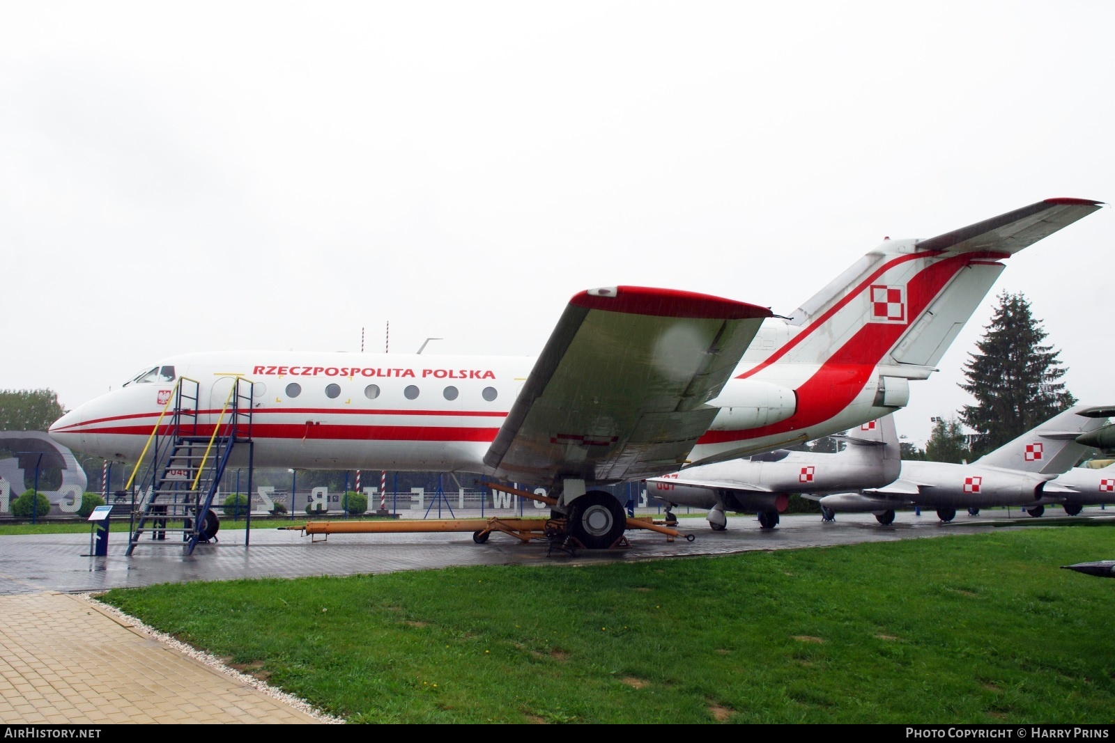 Aircraft Photo of 045 | Yakovlev Yak-40 | Poland - Air Force | AirHistory.net #612033