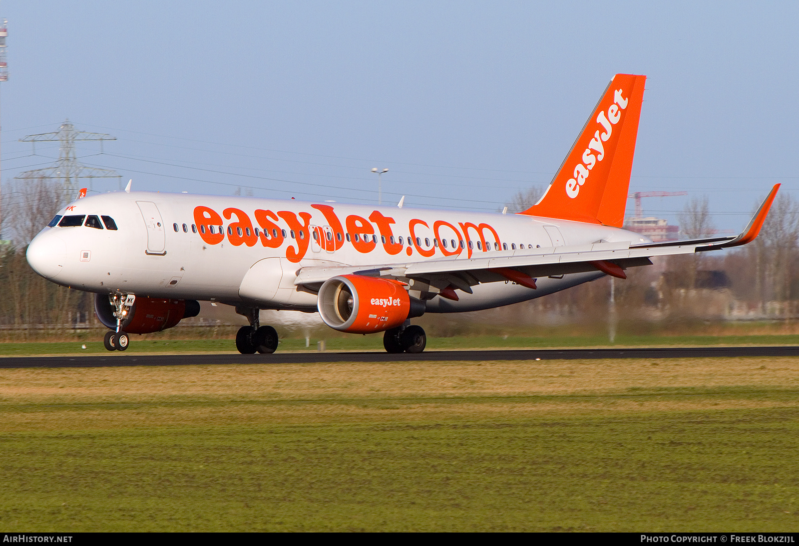 Aircraft Photo of G-EZWK | Airbus A320-214 | EasyJet | AirHistory.net #612077