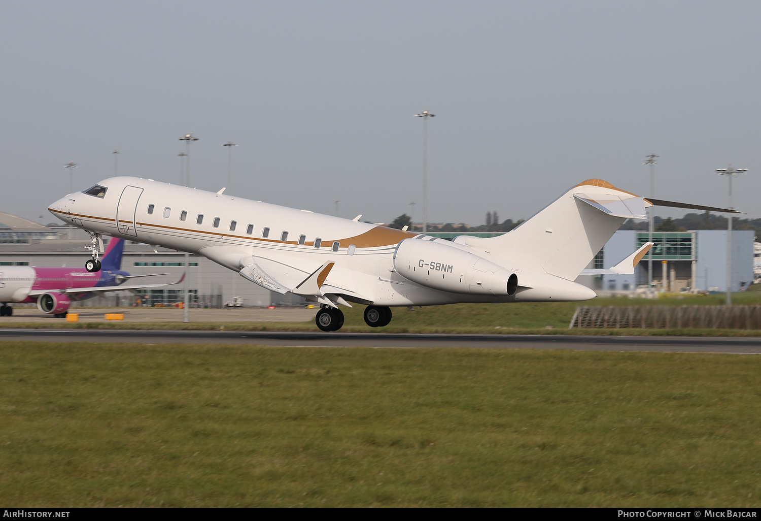 Aircraft Photo of G-SBNM | Bombardier Global 6500 (BD-700-1A10) | AirHistory.net #612163