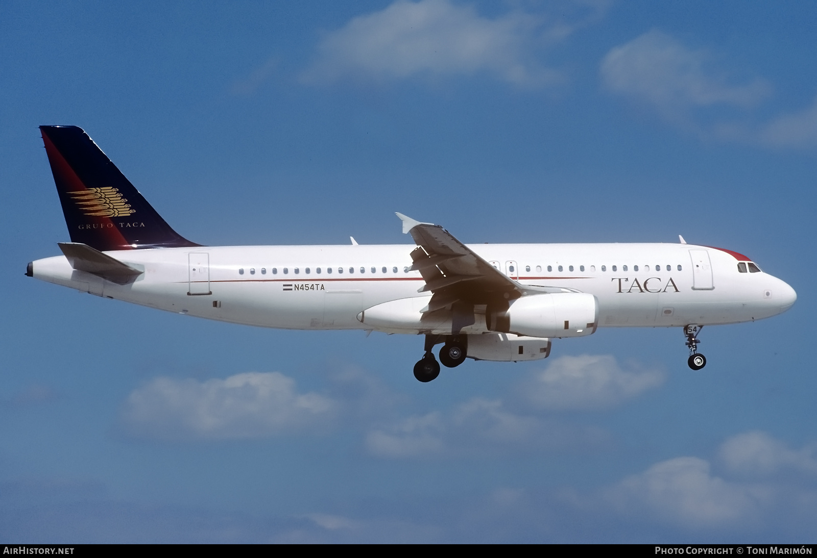 Aircraft Photo of N454TA | Airbus A320-233 | TACA - Transportes Aéreos Centro Americanos | AirHistory.net #612360