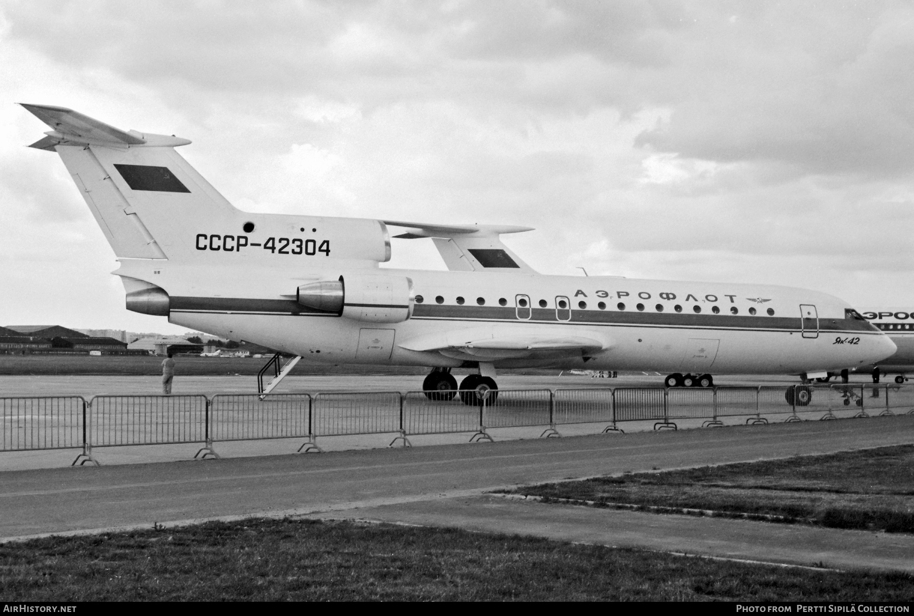 Aircraft Photo of CCCP-42304 | Yakovlev Yak-42 | Aeroflot | AirHistory.net #612440