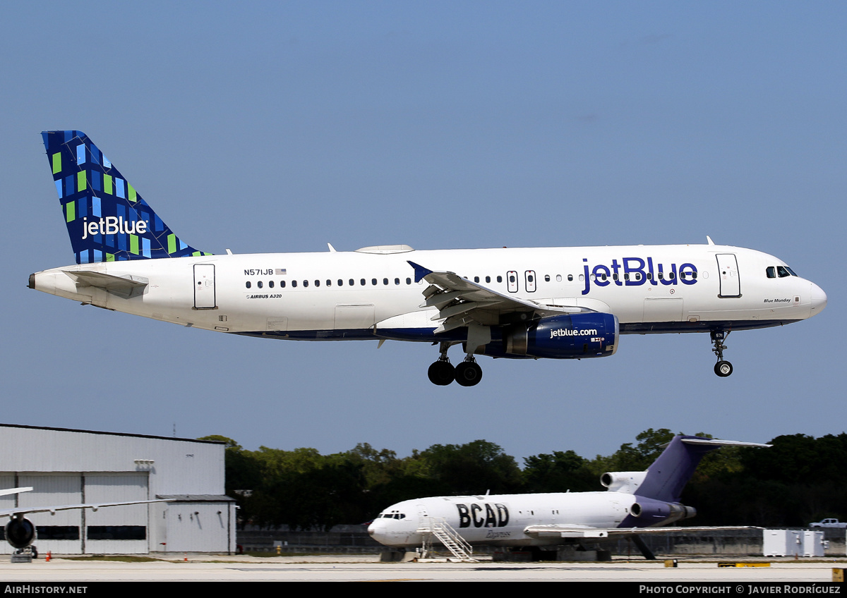 Aircraft Photo of N571JB | Airbus A320-232 | JetBlue Airways | AirHistory.net #612511