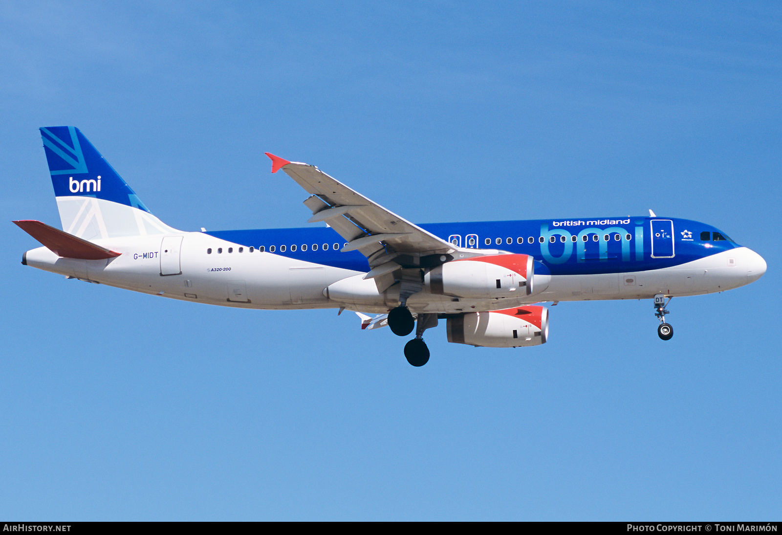 Aircraft Photo of G-MIDT | Airbus A320-232 | BMI - British Midland International | AirHistory.net #612555