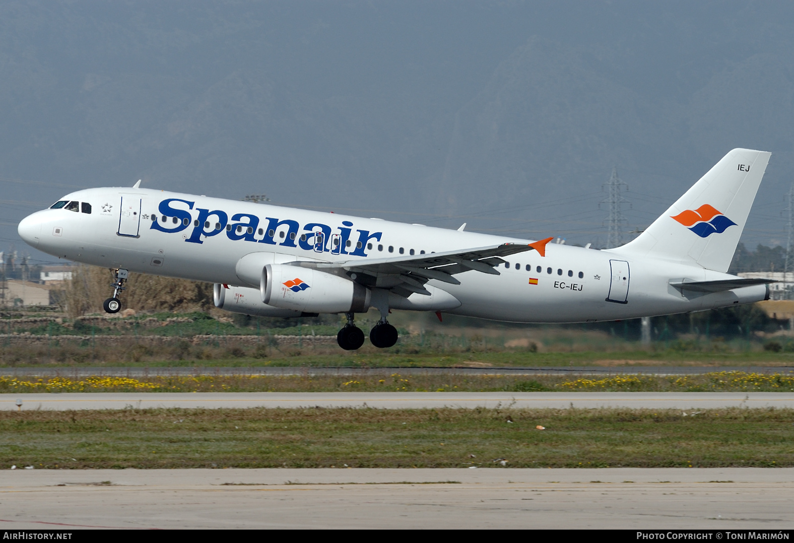 Aircraft Photo of EC-IEJ | Airbus A320-232 | Spanair | AirHistory.net #612562