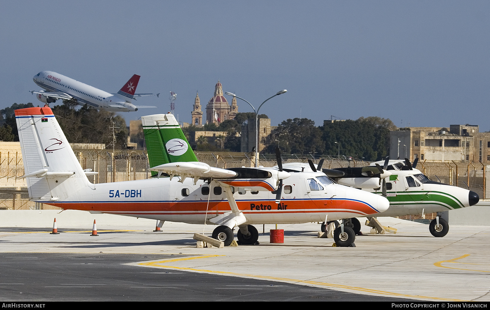 Aircraft Photo of 5A-DBH | De Havilland Canada DHC-6-300 Twin Otter | Petro Air | AirHistory.net #612571