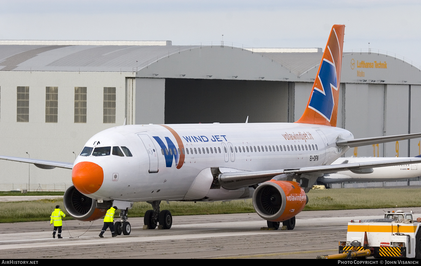 Aircraft Photo of EI-DFN | Airbus A320-211 | Wind Jet | AirHistory.net #612576