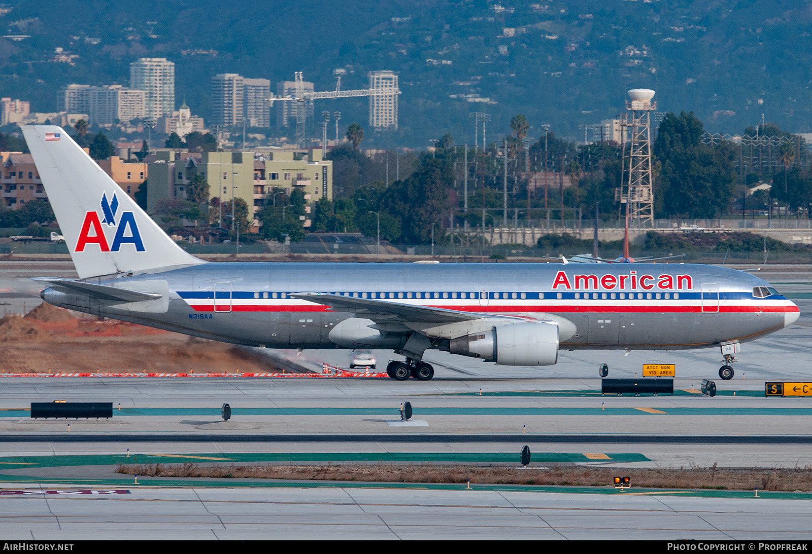 Aircraft Photo of N319AA | Boeing 767-223/ER | American Airlines | AirHistory.net #612643