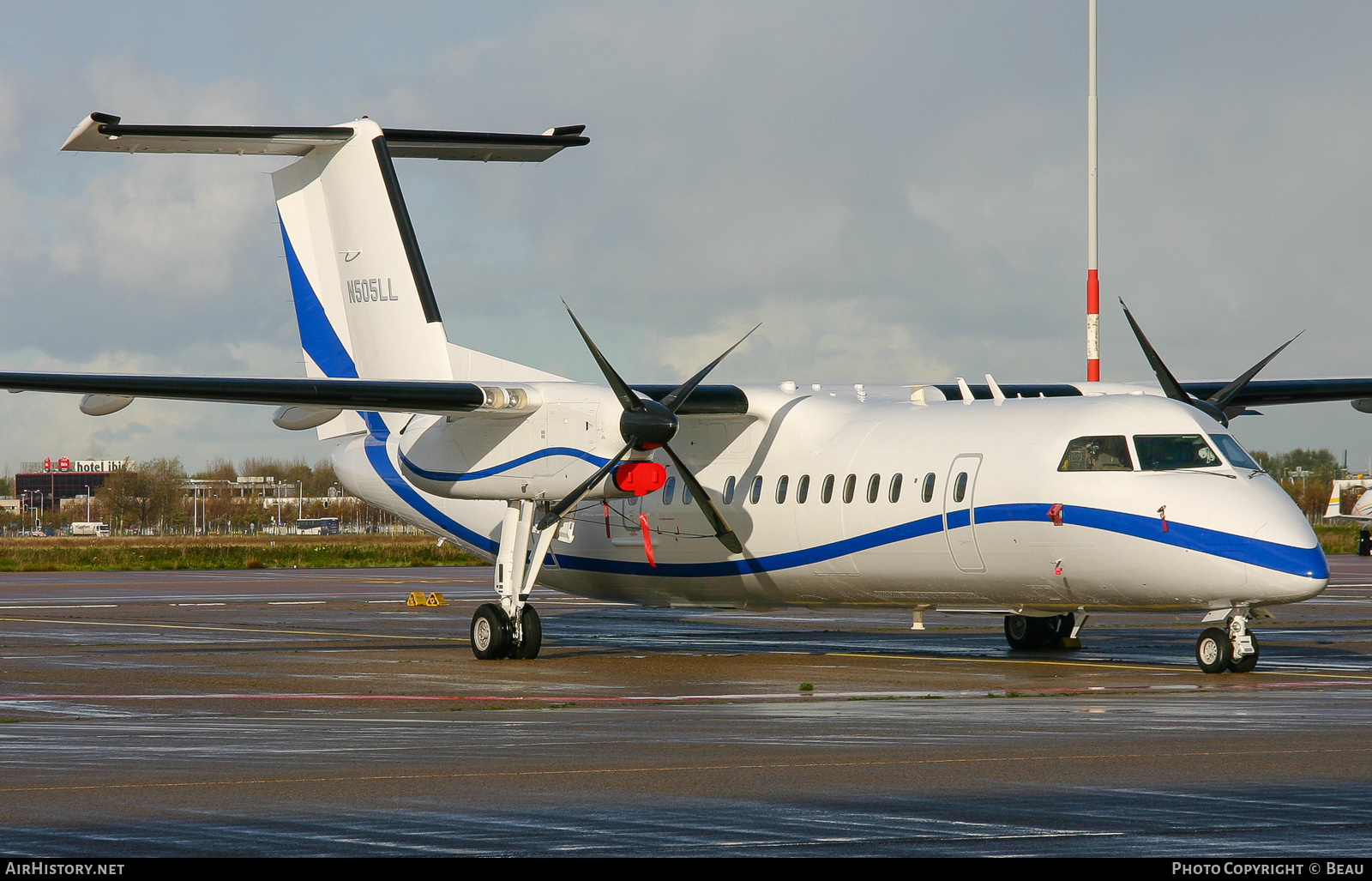 Aircraft Photo of N505LL | De Havilland Canada DHC-8-315 Dash 8 | AirHistory.net #612690