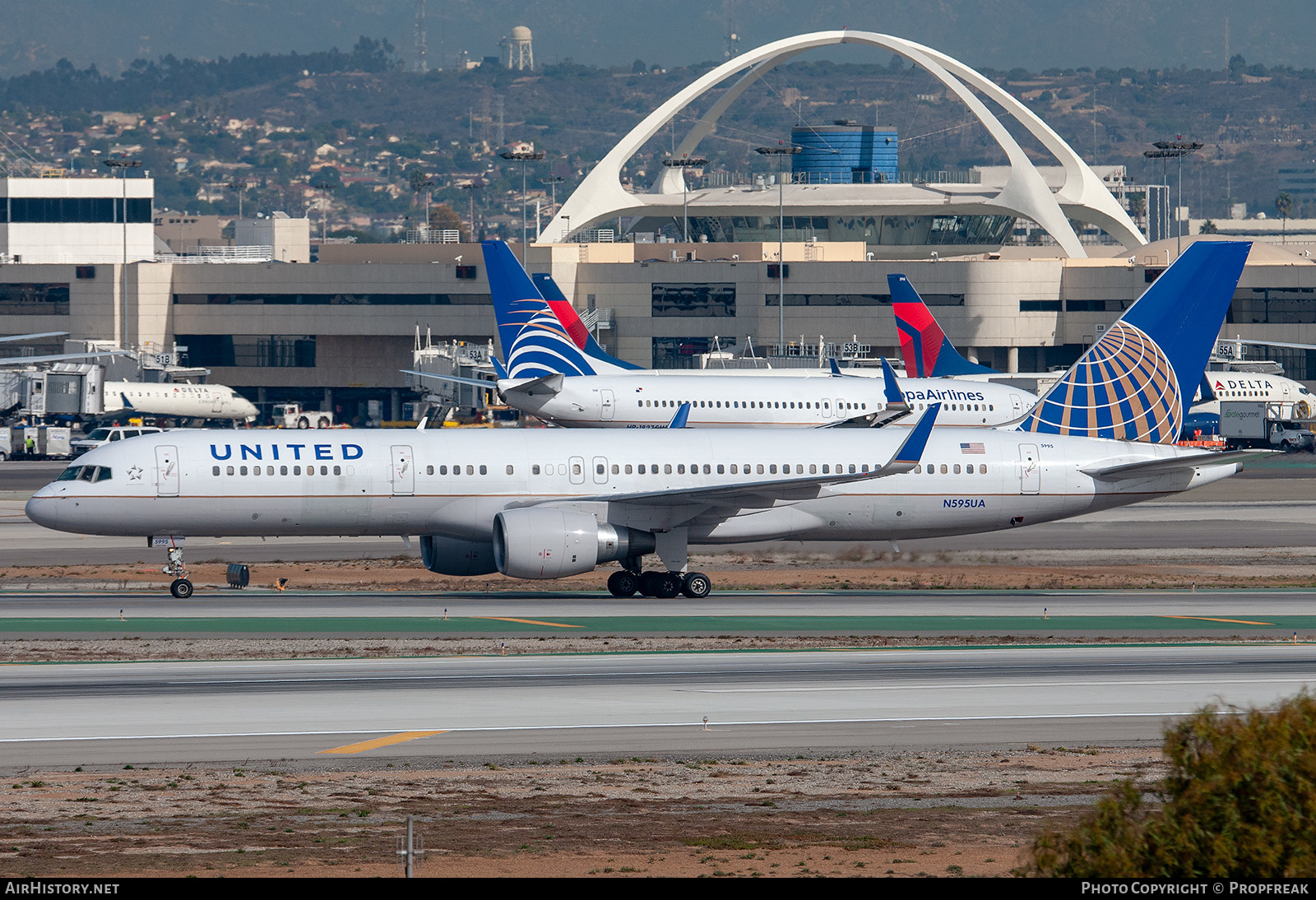 Aircraft Photo of N595UA | Boeing 757-222 | United Airlines | AirHistory.net #612714