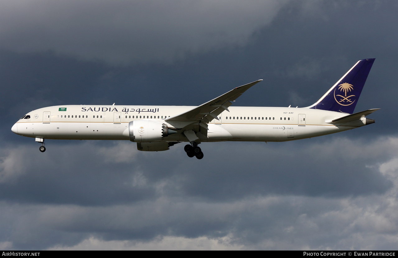 Aircraft Photo of HZ-ARF | Boeing 787-9 Dreamliner | Saudia - Saudi Arabian Airlines | AirHistory.net #612766