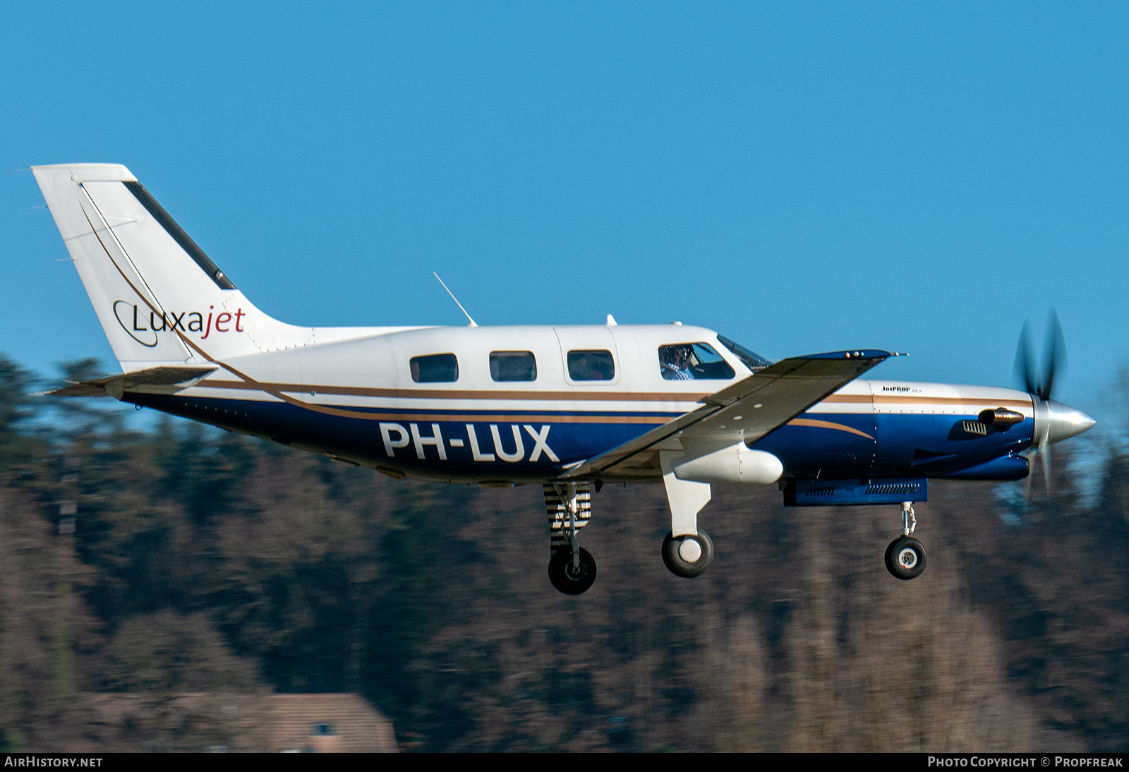 Aircraft Photo of PH-LUX | Piper PA-46-350P Malibu Mirage/Jetprop DLX | Luxajet | AirHistory.net #612967