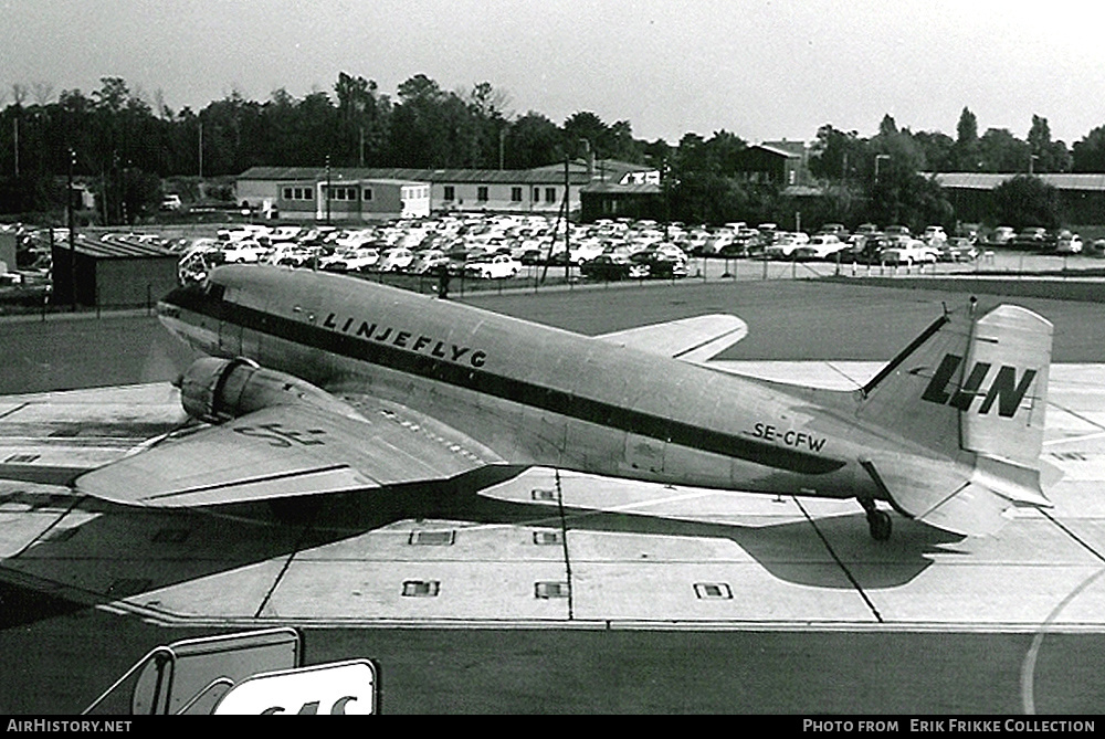 Aircraft Photo of SE-CFW | Douglas DC-3D | Linjeflyg | AirHistory.net #612977