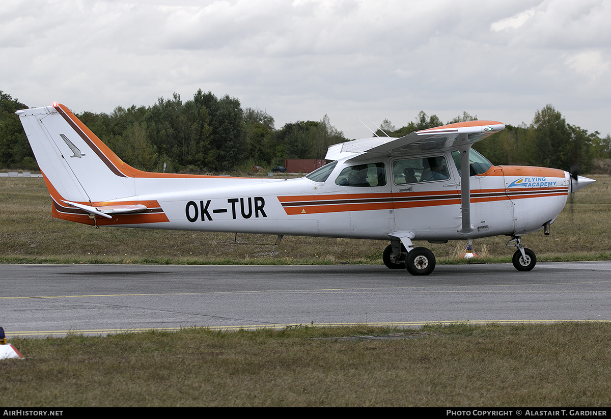 Aircraft Photo of OK-TUR | Cessna 172P Skyhawk | Flying Academy | AirHistory.net #613058