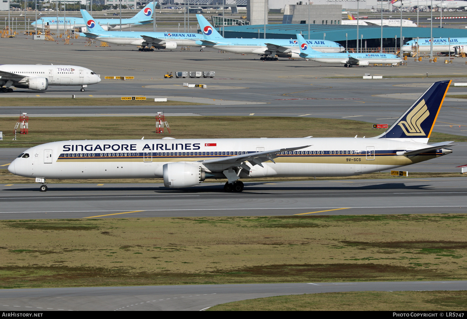Aircraft Photo of 9V-SCS | Boeing 787-10 Dreamliner | Singapore Airlines | AirHistory.net #613178