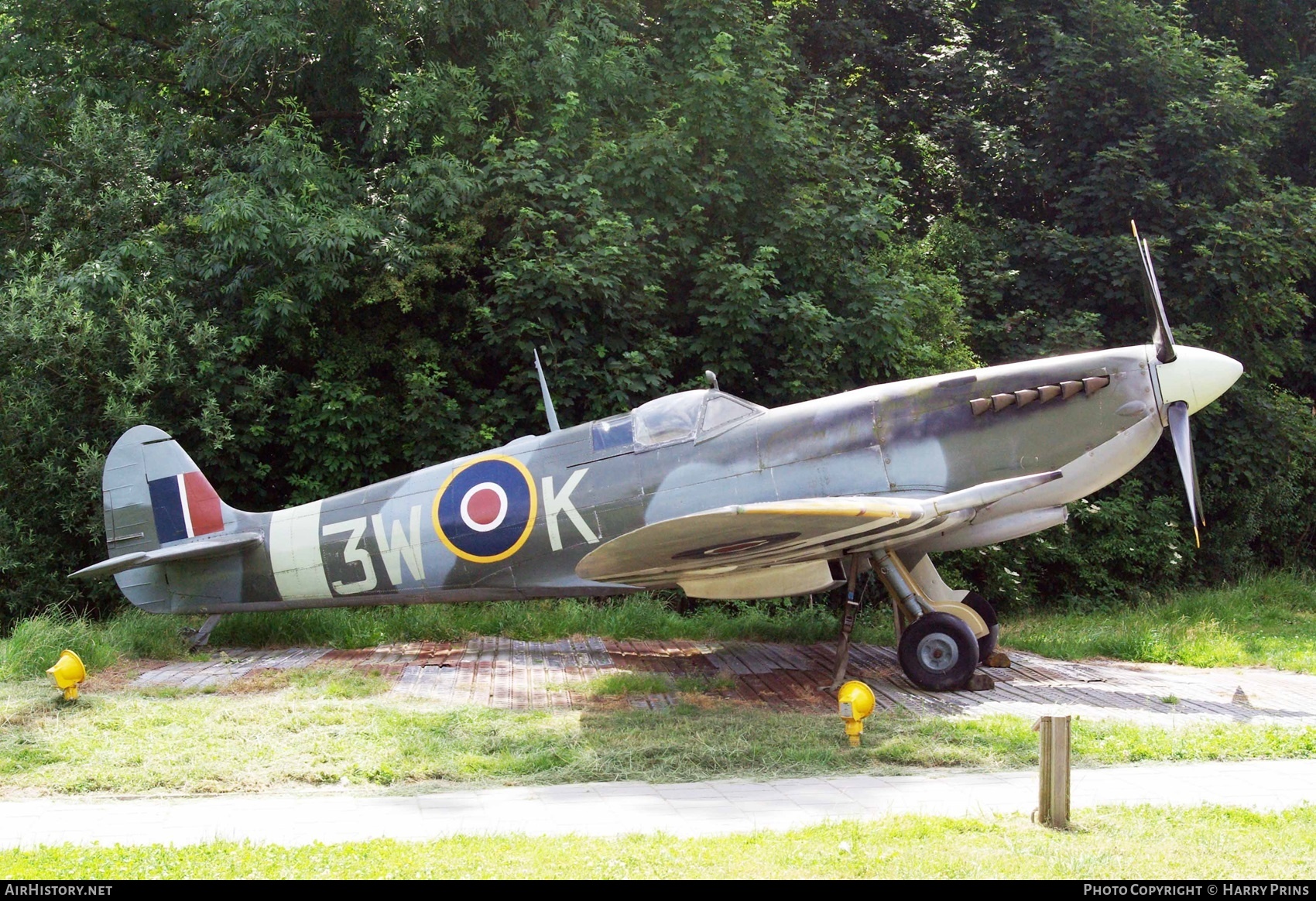 Aircraft Photo of No Reg | Supermarine 361 Spitfire LF9 | UK - Air Force | AirHistory.net #613216