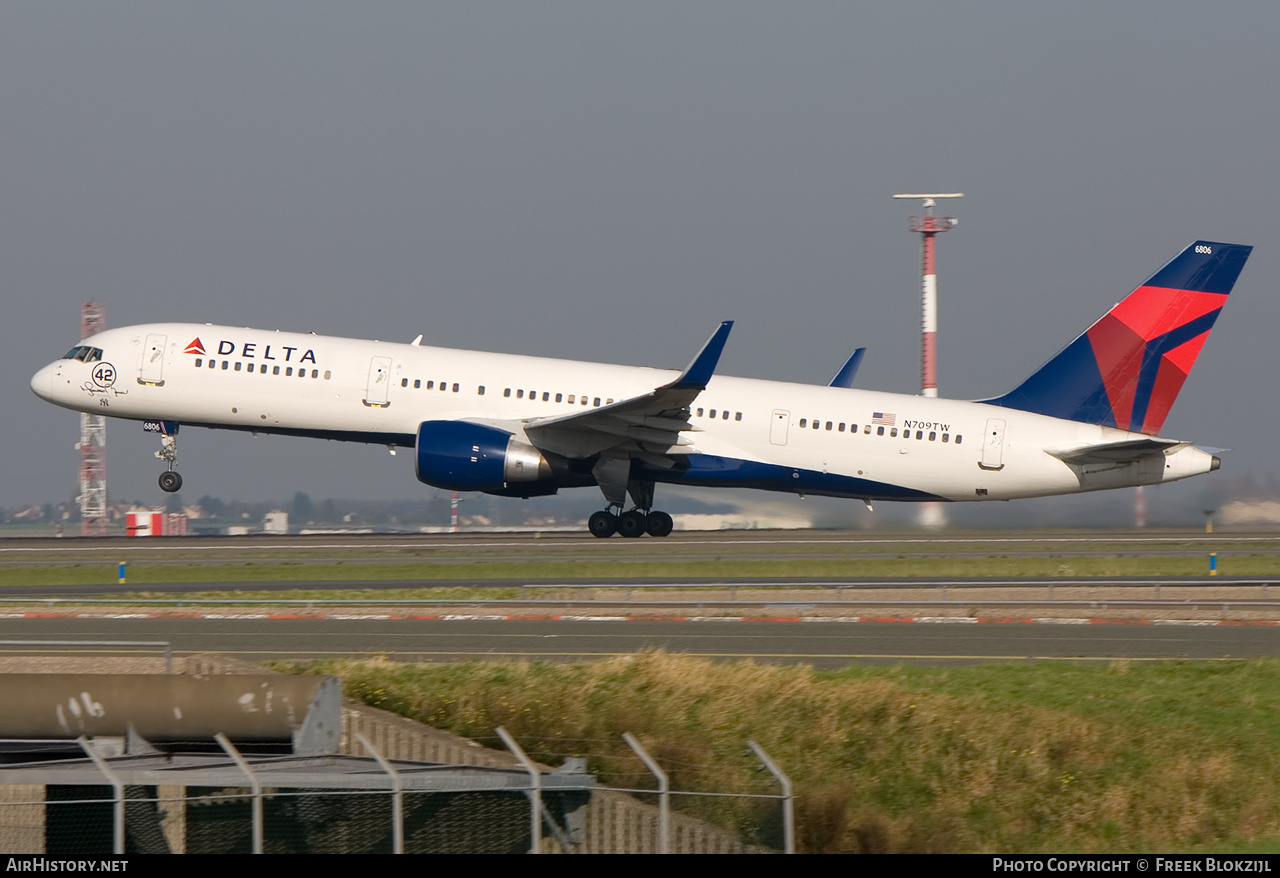 Aircraft Photo of N709TW | Boeing 757-2Q8 | Delta Air Lines | AirHistory.net #613324