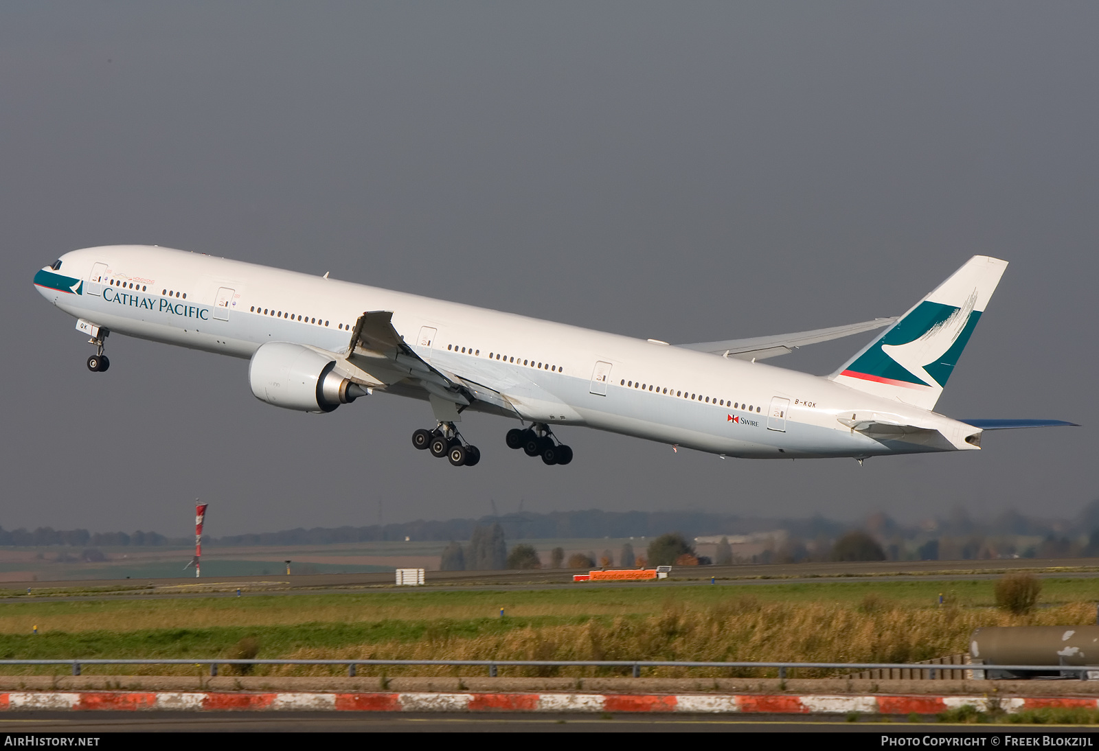 Aircraft Photo of B-KQK | Boeing 777-367/ER | Cathay Pacific Airways | AirHistory.net #613350