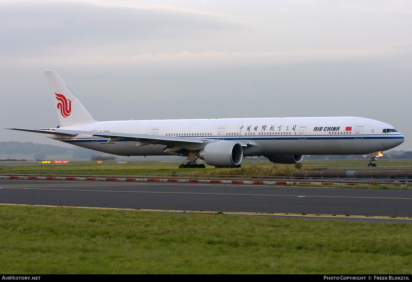 Aircraft Photo of B-2045 | Boeing 777-39L/ER | Air China | AirHistory.net #613353