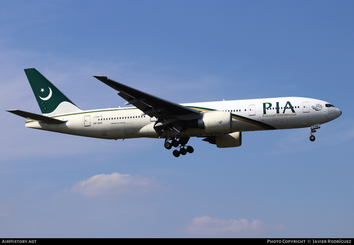 Aircraft Photo of AP-BHX | Boeing 777-240/ER | Pakistan International Airlines - PIA | AirHistory.net #613384