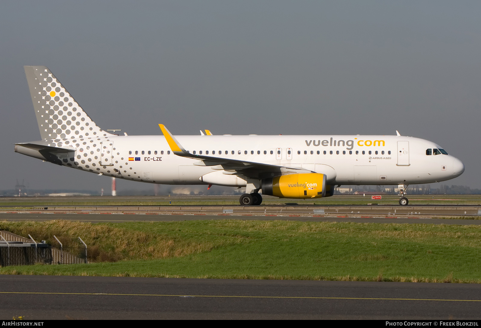 Aircraft Photo of EC-LZE | Airbus A320-232 | Vueling Airlines | AirHistory.net #613398