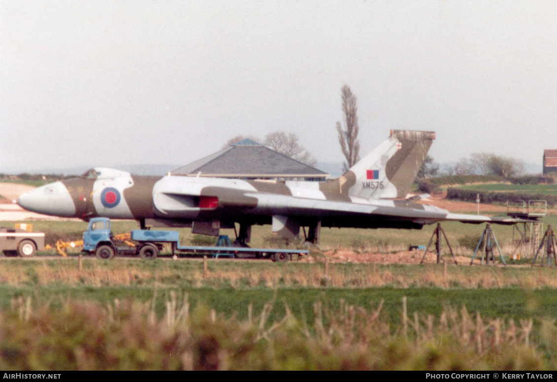 Aircraft Photo of XM575 | Avro 698 Vulcan B.2 | UK - Air Force | AirHistory.net #613485