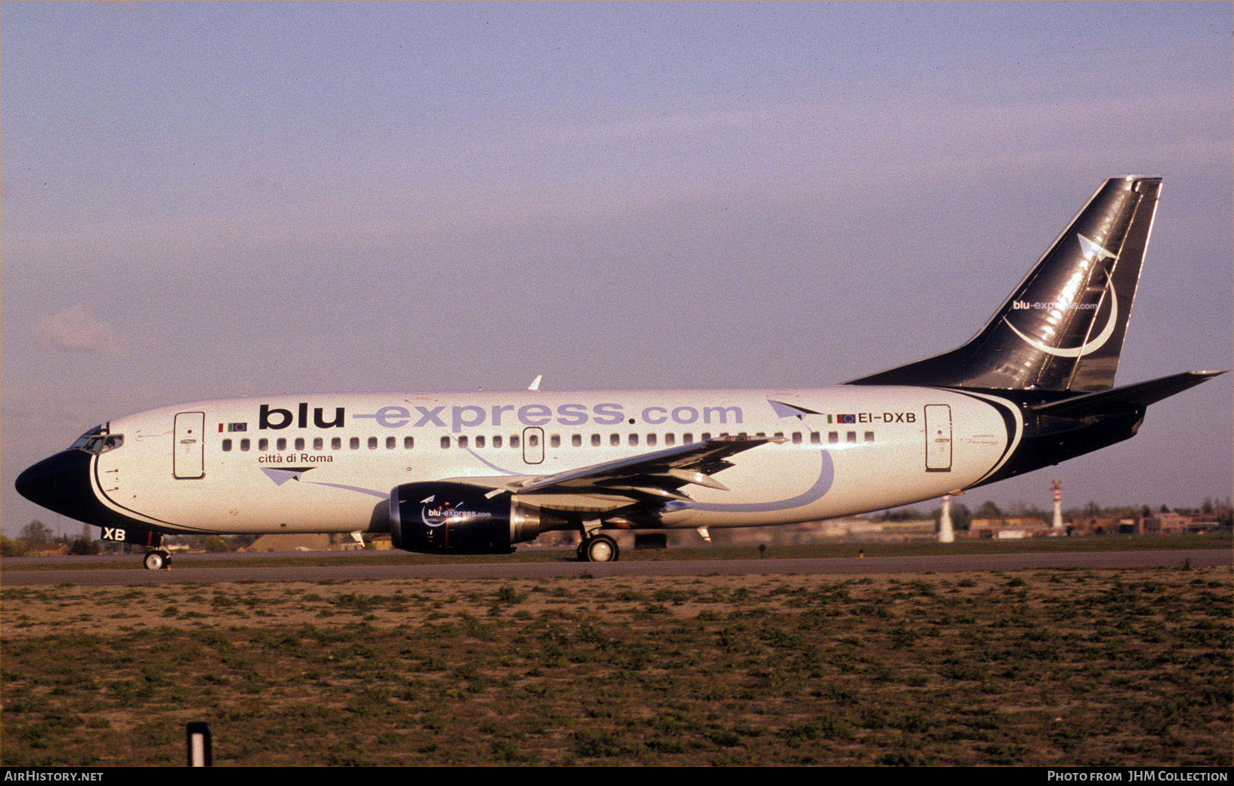 Aircraft Photo of EI-DXB | Boeing 737-31S | Blu-Express | AirHistory.net #613516
