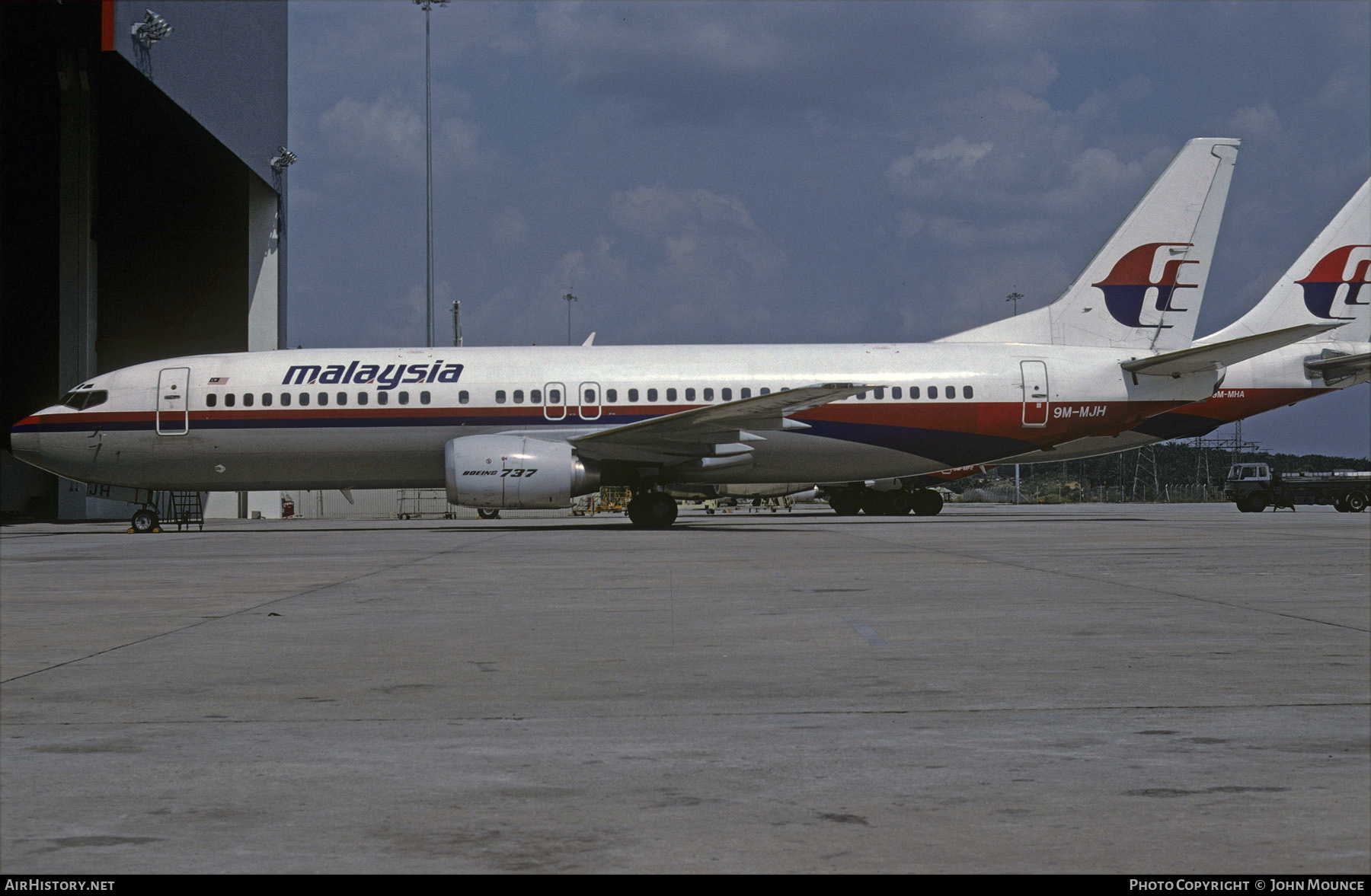 Aircraft Photo of 9M-MJH | Boeing 737-4Y0 | Malaysia Airlines | AirHistory.net #613551