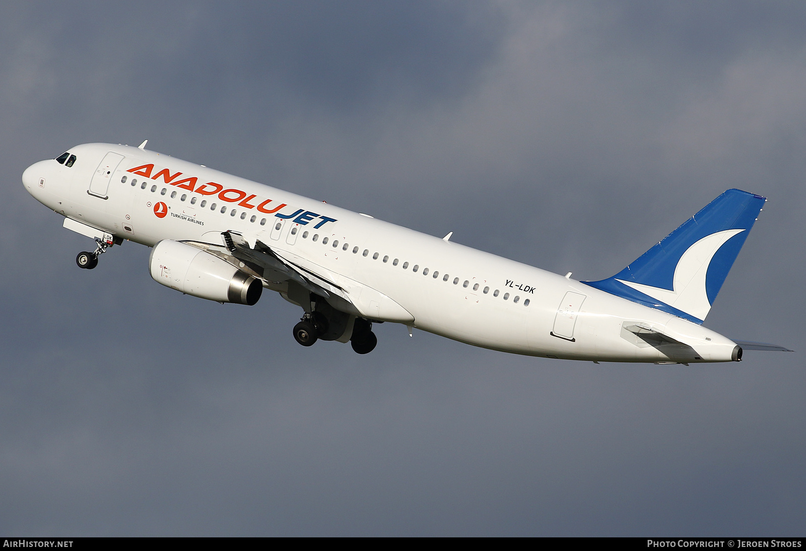 Aircraft Photo of YL-LDK | Airbus A320-232 | AnadoluJet | AirHistory.net #613768