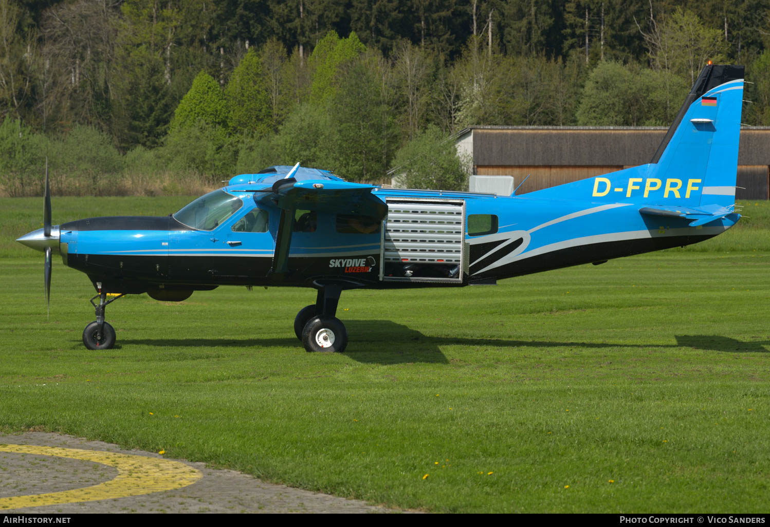 Aircraft Photo of D-FPRF | Cessna 208 Caravan I | Skydive Luzern | AirHistory.net #613836