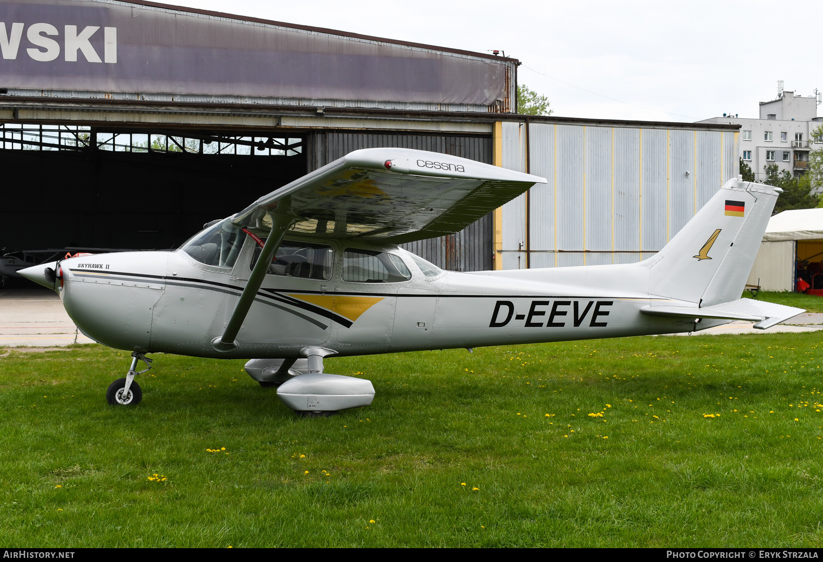 Aircraft Photo of D-EEVE | Cessna 172M Skyhawk II | AirHistory.net #613924