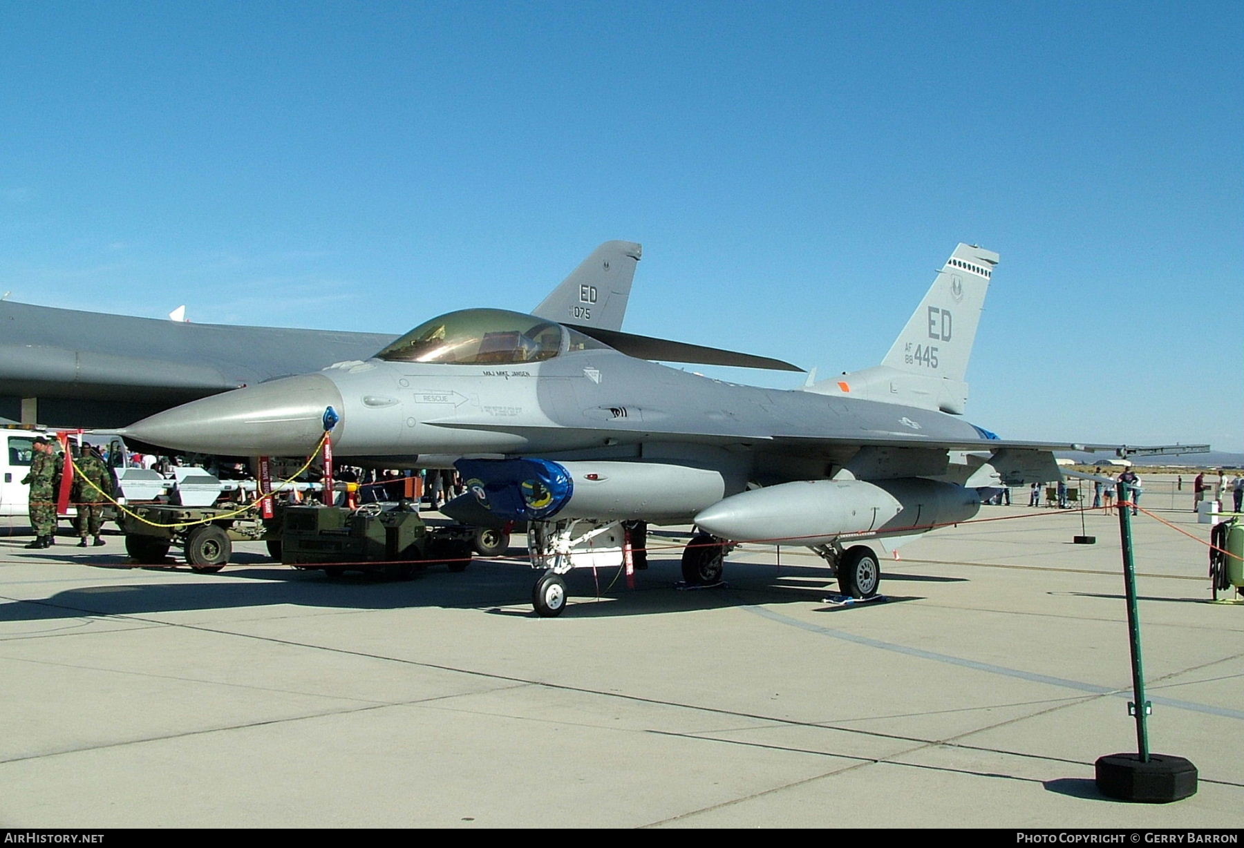 Aircraft Photo of 88-0445 / AF88-445 | General Dynamics F-16CG Fighting Falcon | USA - Air Force | AirHistory.net #613934