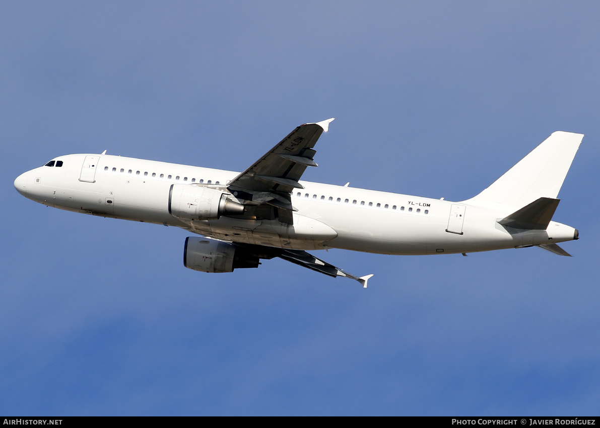 Aircraft Photo of YL-LDM | Airbus A320-214 | AirHistory.net #613953