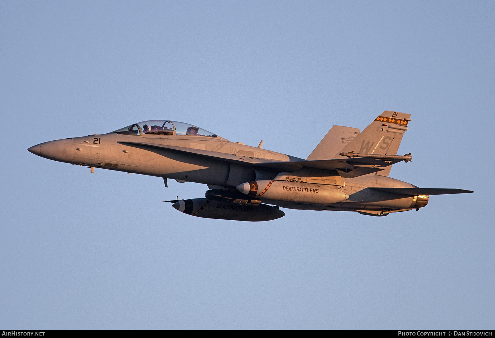 Aircraft Photo of 165413 | McDonnell Douglas F/A-18D Hornet | USA - Marines | AirHistory.net #613989