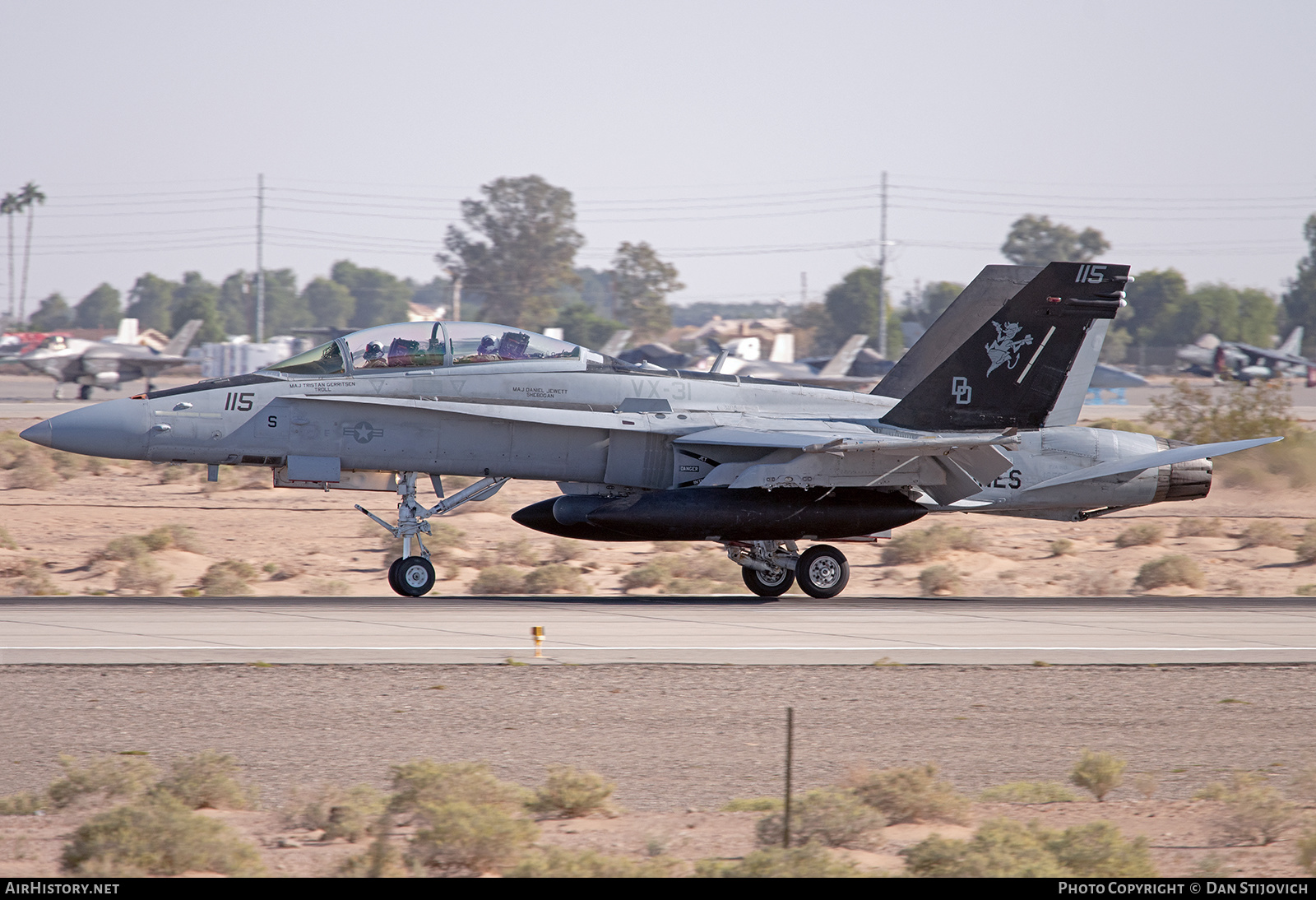 Aircraft Photo of 165680 | McDonnell Douglas F/A-18D Hornet | USA - Navy | AirHistory.net #614020