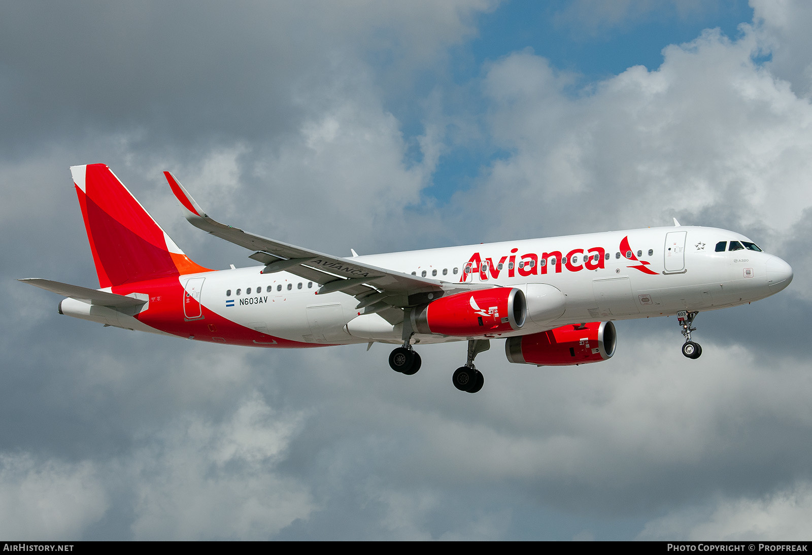 Aircraft Photo of N603AV | Airbus A320-233 | Avianca | AirHistory.net #614096