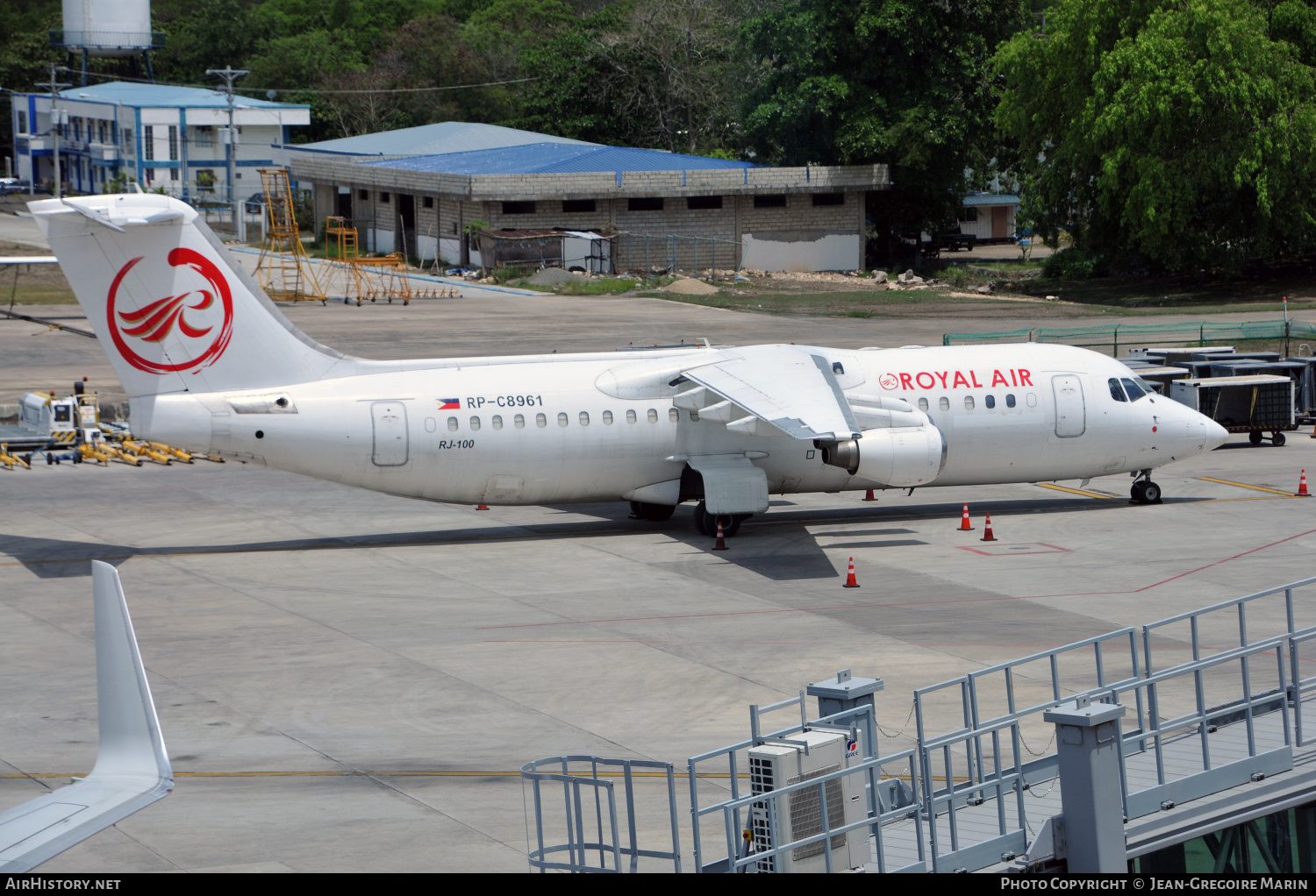 Aircraft Photo of RP-C8961 | BAE Systems Avro 146-RJ100 | Royal Air | AirHistory.net #614198
