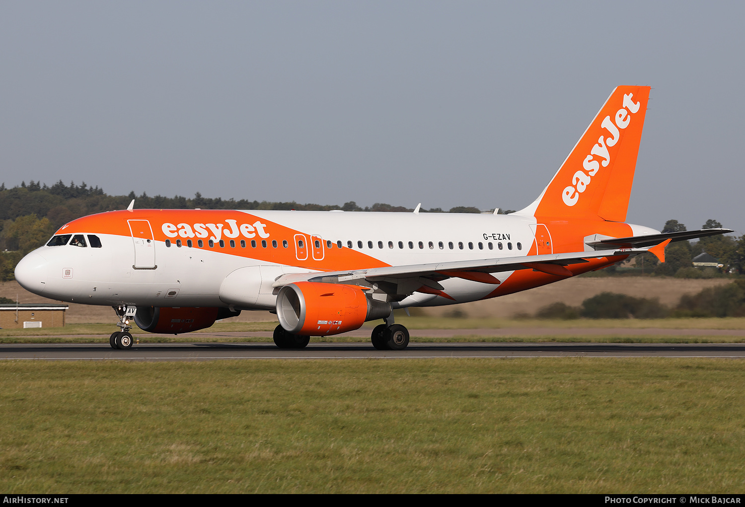 Aircraft Photo of G-EZAV | Airbus A319-111 | EasyJet | AirHistory.net #614223