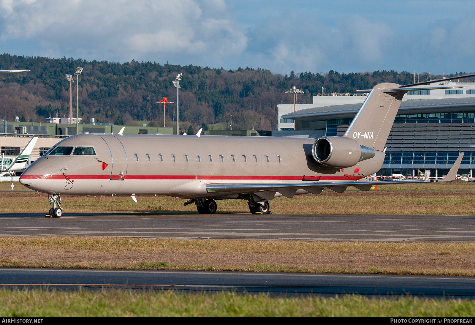 Aircraft Photo of OY-NNA | Bombardier Challenger 850 (CRJ-200SE/CL-600-2B19) | AirHistory.net #614378