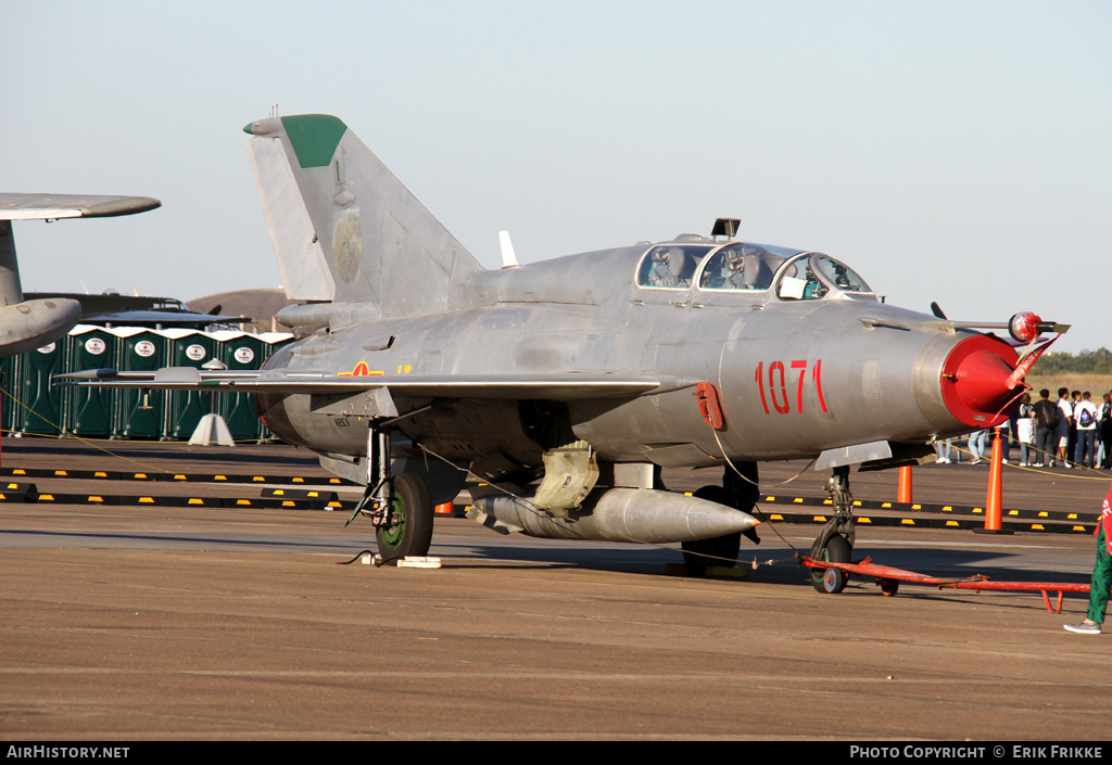 Aircraft Photo of N21EV / 1071 | Mikoyan-Gurevich MiG-21UM | Vietnam - Air Force | AirHistory.net #614581