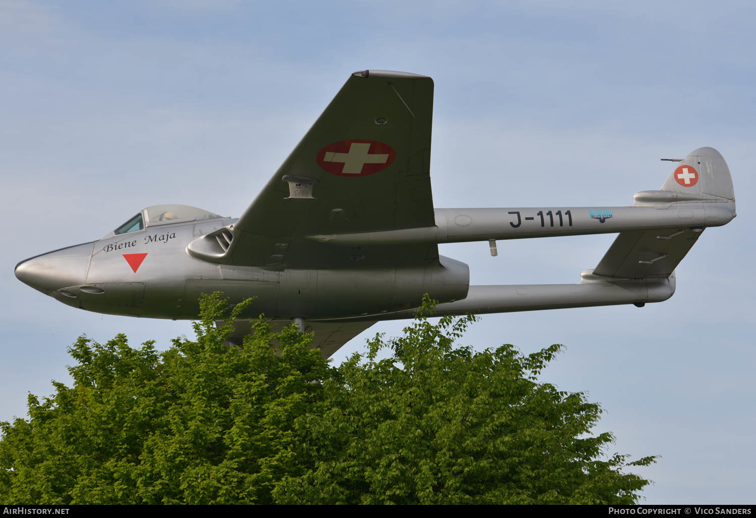Aircraft Photo of J-1111 | De Havilland D.H. 100 Vampire FB6 | Switzerland - Air Force | AirHistory.net #614636