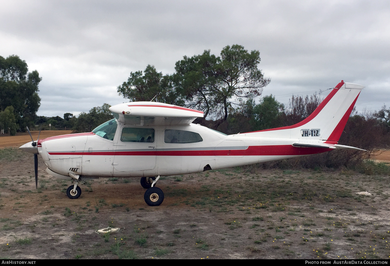 Aircraft Photo of VH-TIZ | Cessna 210L Centurion | AirHistory.net #614643