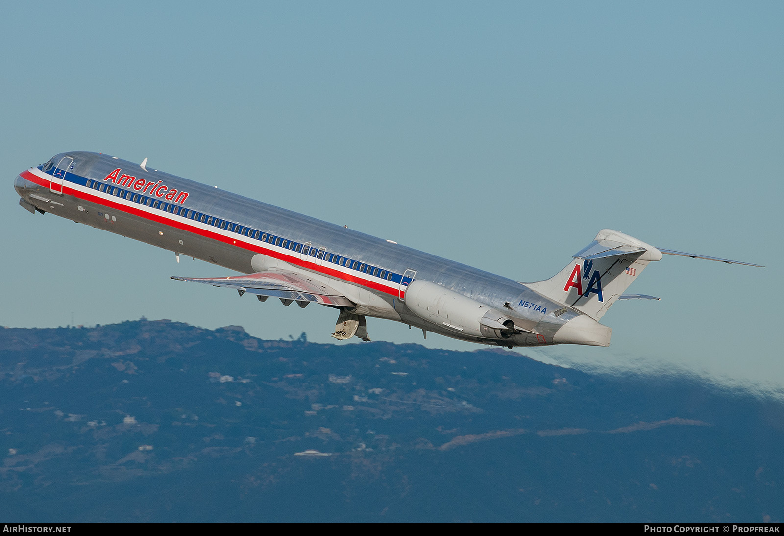Aircraft Photo of N571AA | McDonnell Douglas MD-83 (DC-9-83) | American Airlines | AirHistory.net #614689