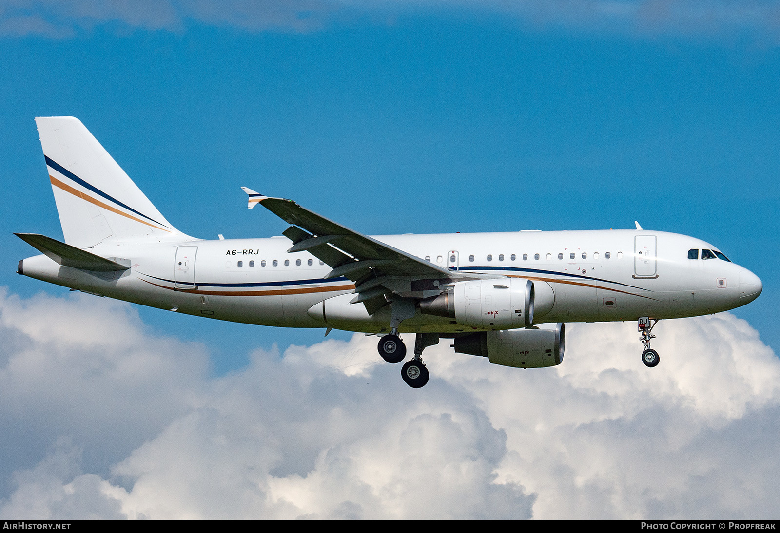 Aircraft Photo of A6-RRJ | Airbus ACJ319 (A319-115/CJ) | AirHistory.net #614696