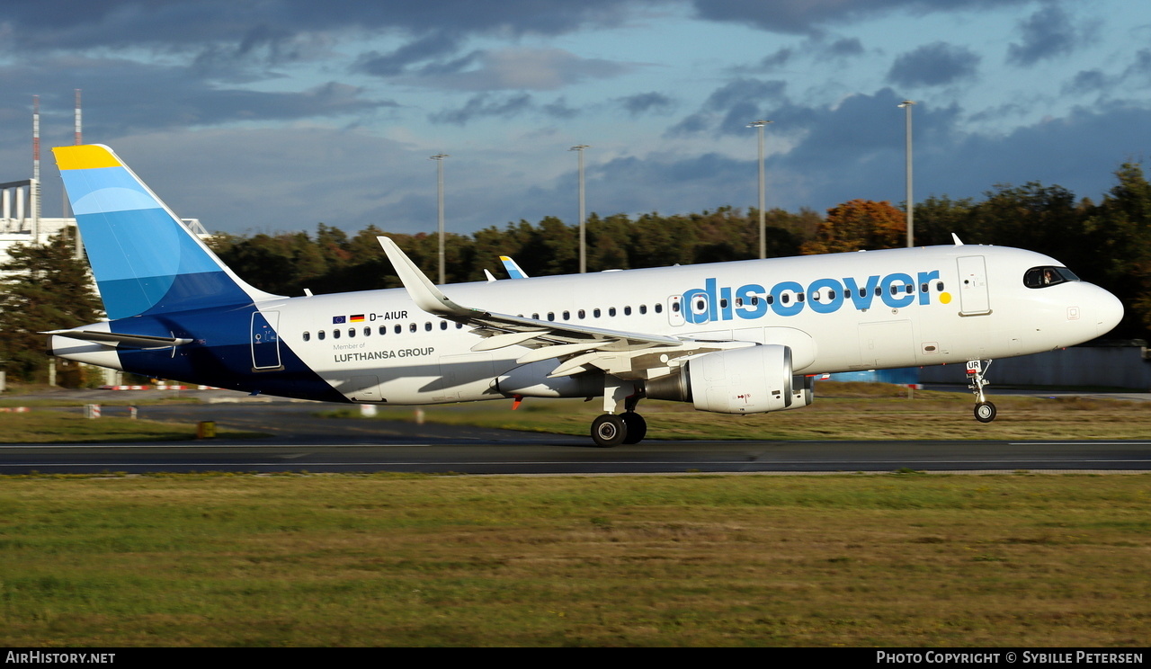 Aircraft Photo of D-AIUR | Airbus A320-214 | Discover Airlines | AirHistory.net #614743