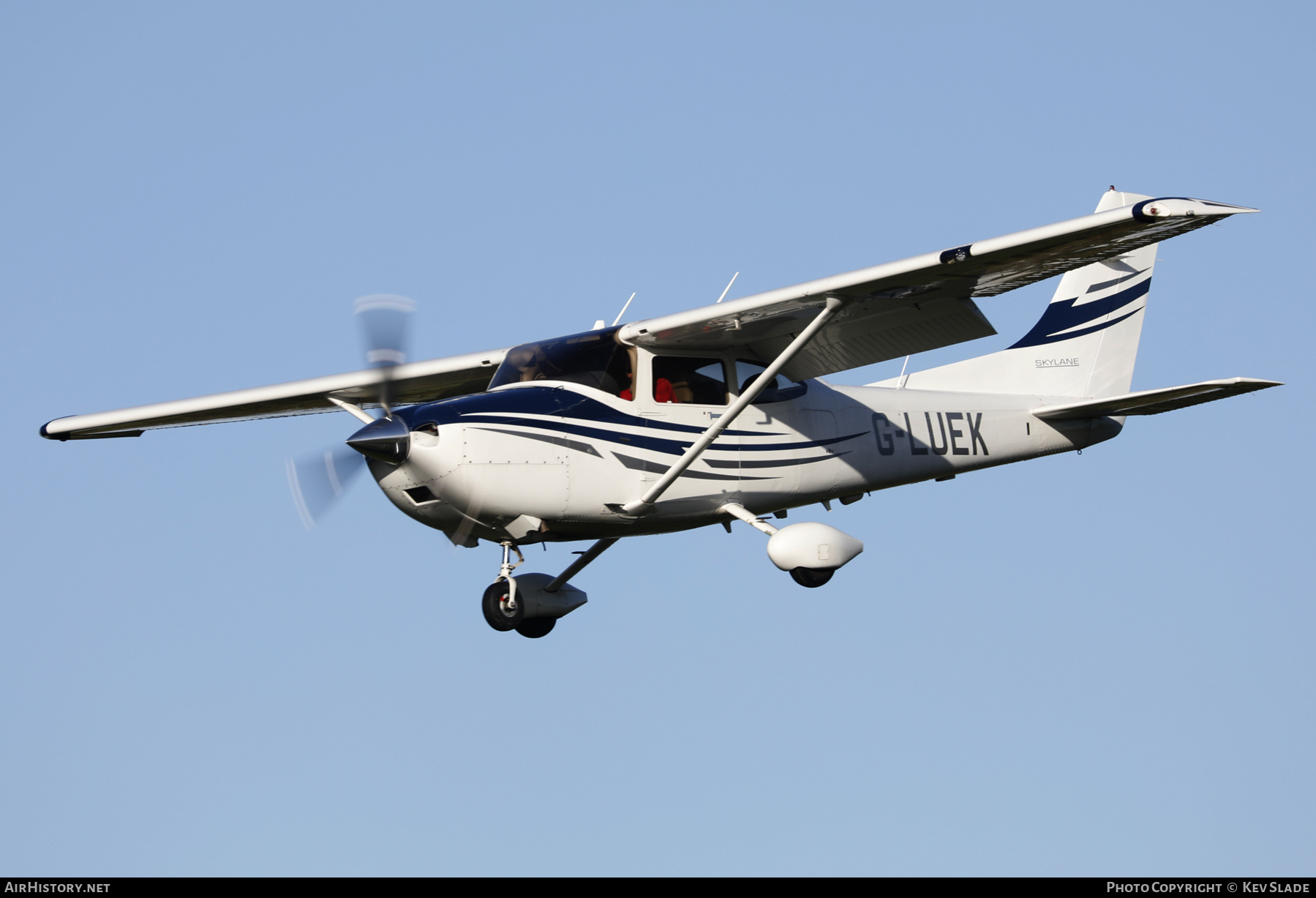 Aircraft Photo of G-LUEK | Cessna 182T Skylane | AirHistory.net #614789