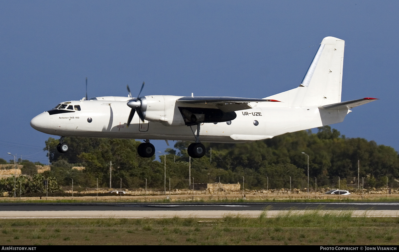 Aircraft Photo of UR-UZE | Antonov An-26B-100 | AirHistory.net #614937