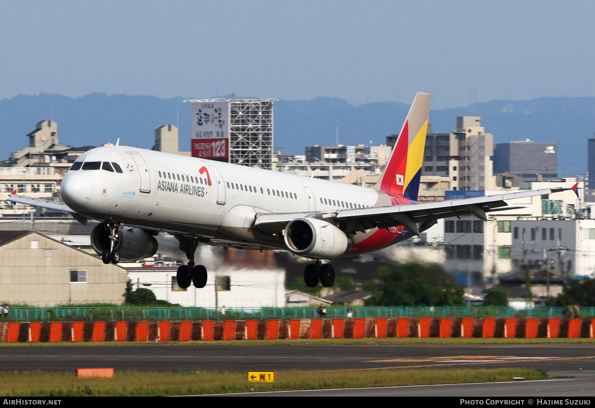 Aircraft Photo of HL7729 | Airbus A321-231 | Asiana Airlines | AirHistory.net #614946
