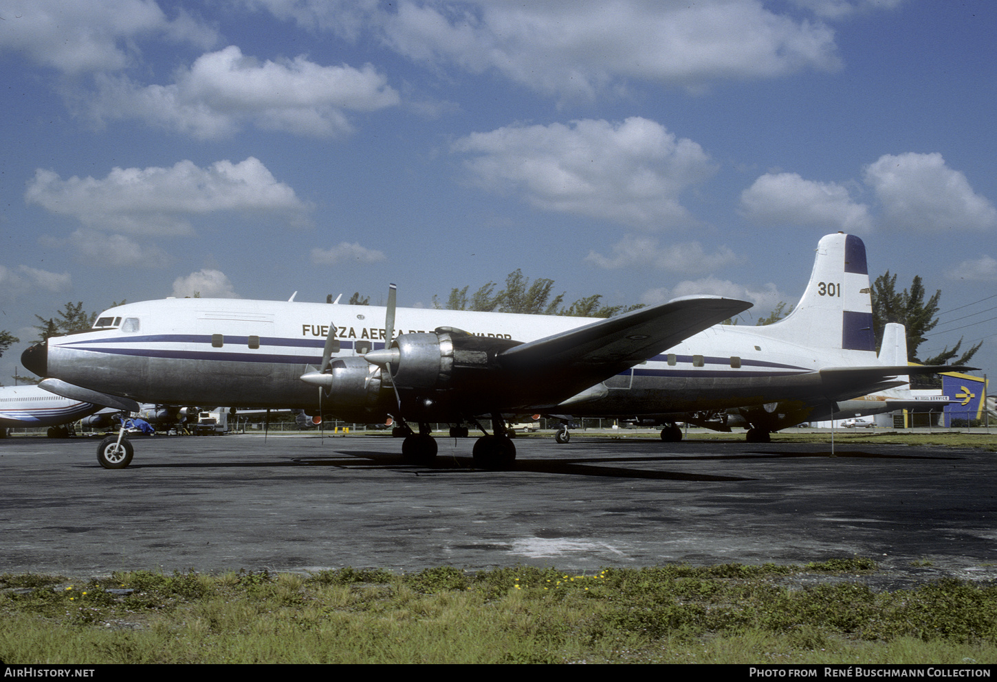 Aircraft Photo of 301 | Douglas DC-6B(F) | El Salvador - Air Force | AirHistory.net #614998
