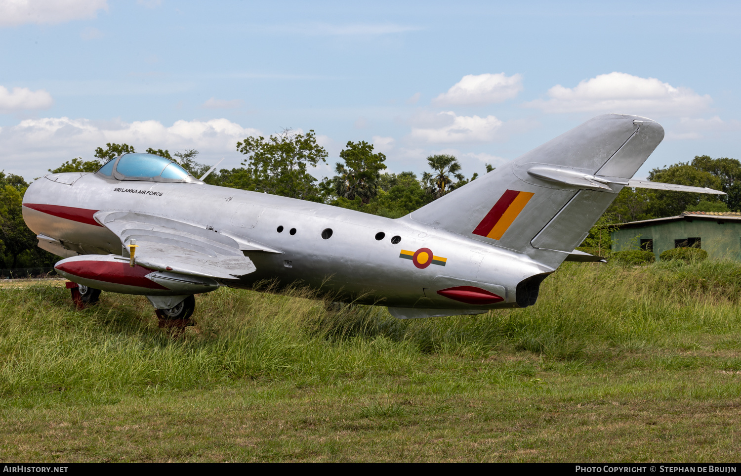 Aircraft Photo of No Reg | Mikoyan-Gurevich MiG-17F | Sri Lanka - Air Force | AirHistory.net #615023